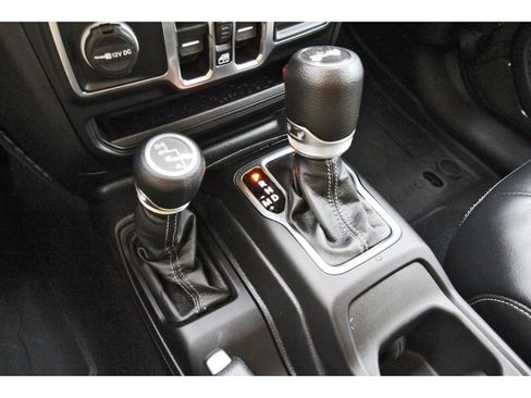 Used 2024 Jeep Wrangler Unlimited Sport AWD/4WD image 26