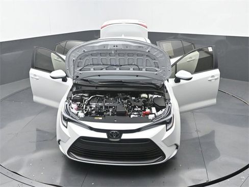 Used 2026 Toyota Corolla LE image 33