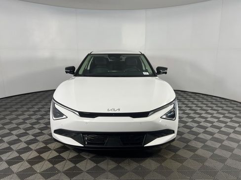 Used 2025 Kia EV6 Light w/ Light LR Technology Package image 12