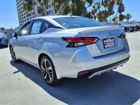 New 2025 Nissan Versa SR w/ Trunk Package image 10