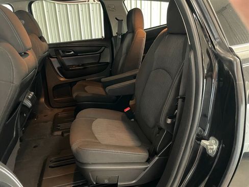 Used 2016 Chevrolet Traverse LT w/ Style and Technology Package FWD image 16