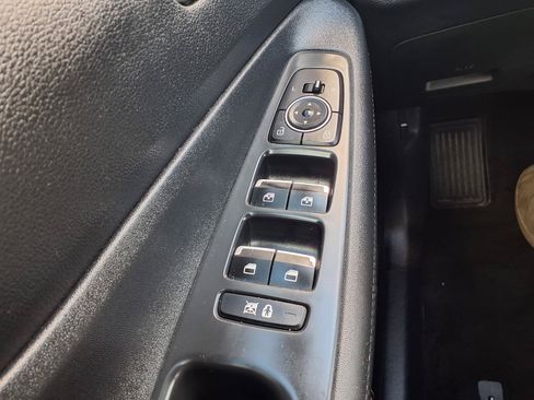 Used 2019 Hyundai Santa Fe SEL FWD image 10