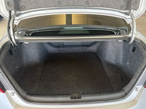 Used 2018 Honda Accord Touring image 30