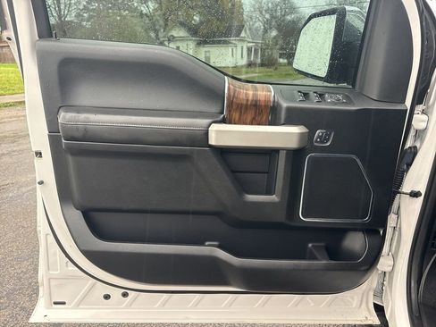 Used 2018 Ford F150 Lariat w/ Equipment Group 502A Luxury image 10