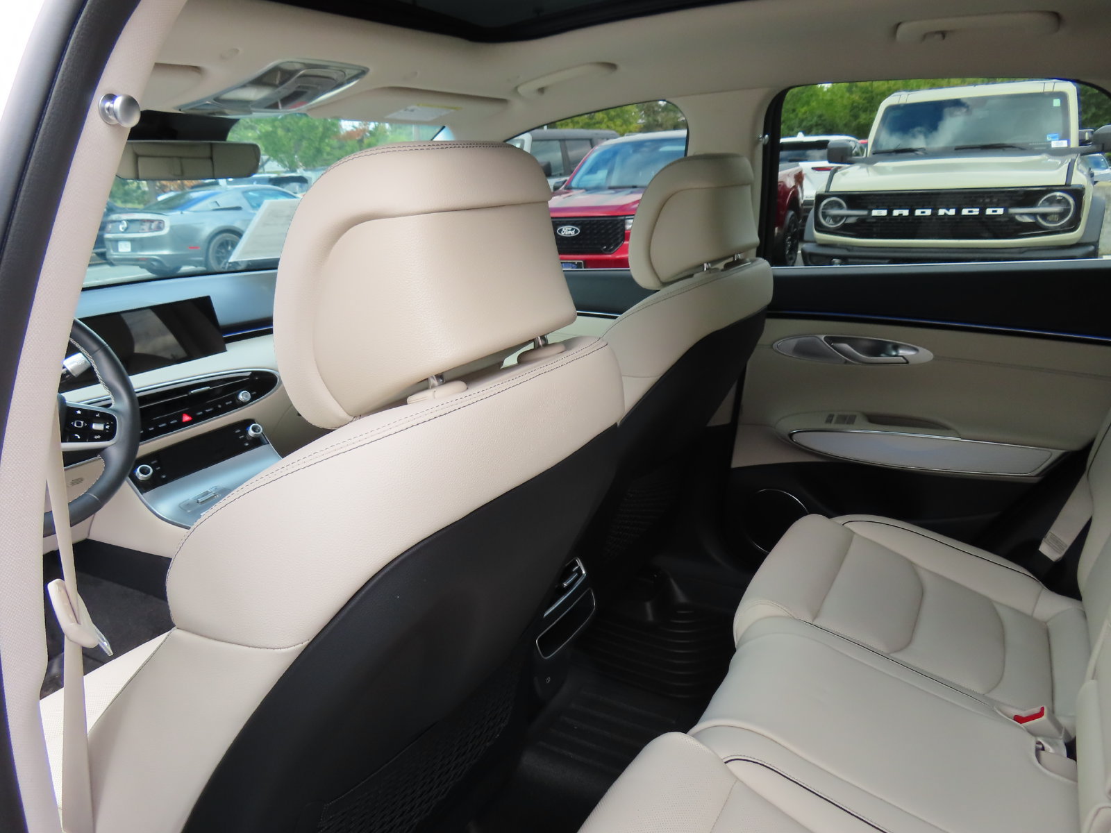 Used 2026 Genesis GV70 2.5T Advanced AWD/4WD image 34