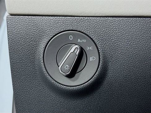 New 2026 Volkswagen Taos SE AWD/4WD image 10