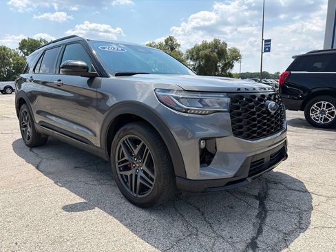 Used 2025 Ford Explorer ST-Line w/ Premium Package AWD/4WD image 3
