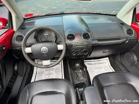 Used 2006 Volkswagen Beetle Convertible w/ Package 1 FWD image 13