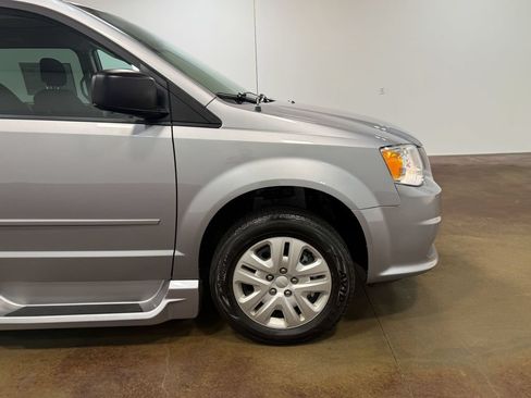 Used 2016 Dodge Grand Caravan SE w/ Quick Order Package 29E SE FWD image 37