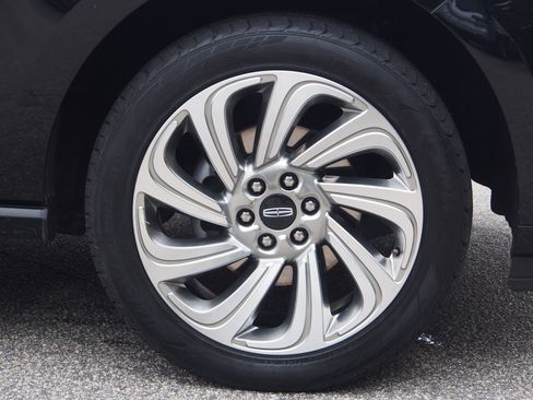 Used 2024 Lincoln Navigator Premiere image 10