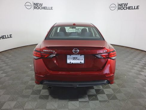 Used 2023 Nissan Sentra SR w/ Electronics Package FWD image 6