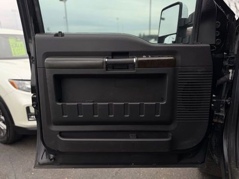 Used 2016 Ford F350 Platinum w/ Platinum Package image 19