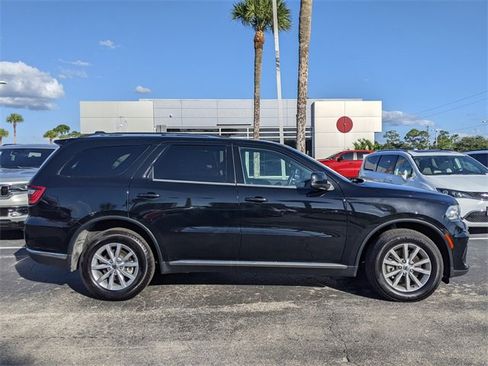 Used 2024 Dodge Durango SXT image 3