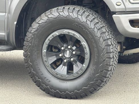 Used 2018 Ford F150 Raptor w/ Equipment Group 802A Luxury AWD/4WD image 32