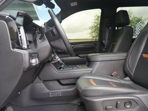 Used 2024 GMC Sierra 2500 AT4 w/ Technology Package AWD/4WD image 23