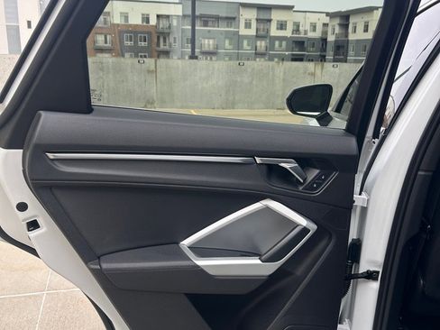 Used 2021 Audi Q3 2.0T Premium Plus w/ Premium Plus Package image 12