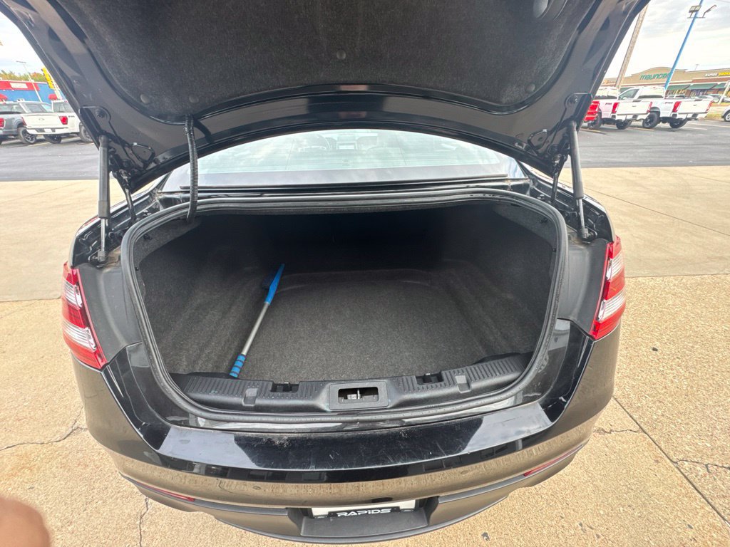 Used 2018 Ford Taurus Limited AWD/4WD image 36