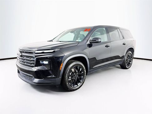 Used 2024 Chevrolet Traverse LS w/ Midnight/Sport Edition FWD image 7
