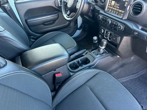 Used 2023 Jeep Wrangler Freedom Edition image 16