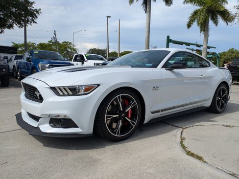Used 2016 Ford Mustang GT Premium w/ Equipment Group 401A RWD image 7