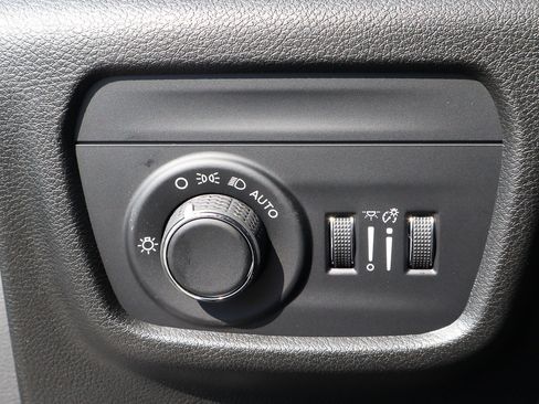 New 2025 Jeep Grand Cherokee Laredo X w/ Luxury Tech Group I image 11