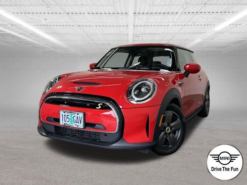 Certified 2024 MINI Cooper SE image 1