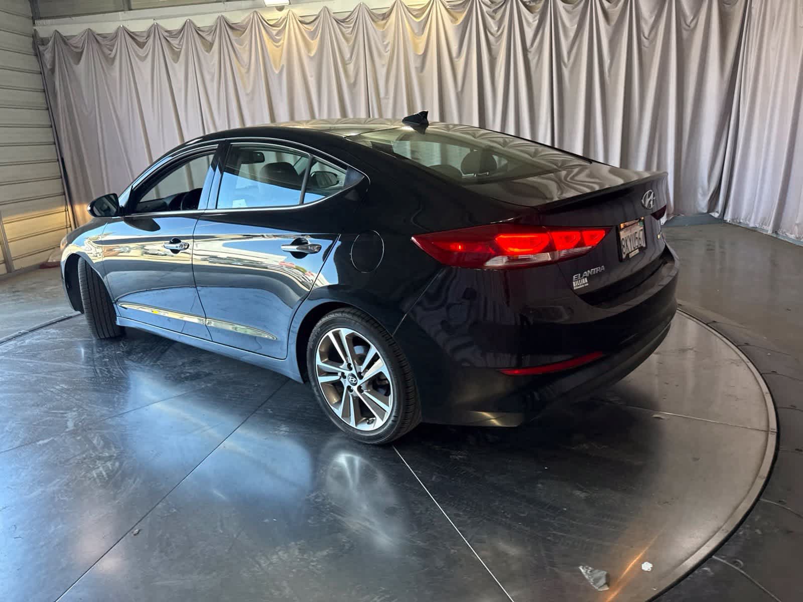 Used 2017 Hyundai Elantra Limited w/ Limited Tech Package 04 FWD image 7