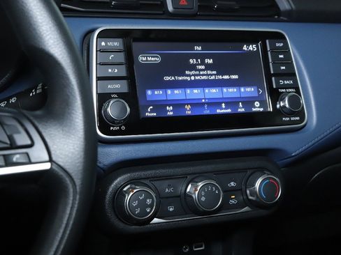 Certified 2025 Nissan Versa SV image 25