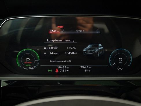 Used 2021 Audi e-tron Premium w/ Convenience Plus Package image 30