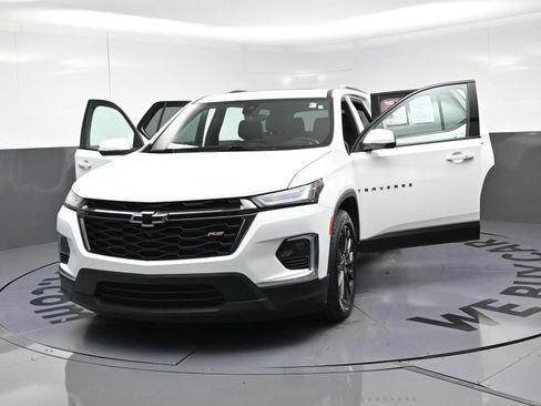 Used 2023 Chevrolet Traverse RS AWD/4WD image 23
