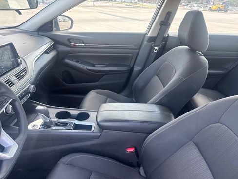 Certified 2025 Nissan Altima 2.5 SV FWD image 41