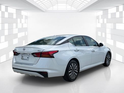 Certified 2023 Nissan Altima 2.5 SV FWD image 7