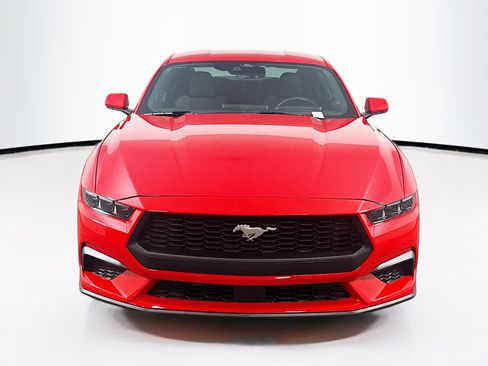 Used 2025 Ford Mustang Coupe RWD image 2