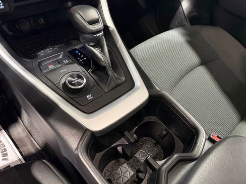 Used 2024 Toyota RAV4 LE AWD/4WD image 31