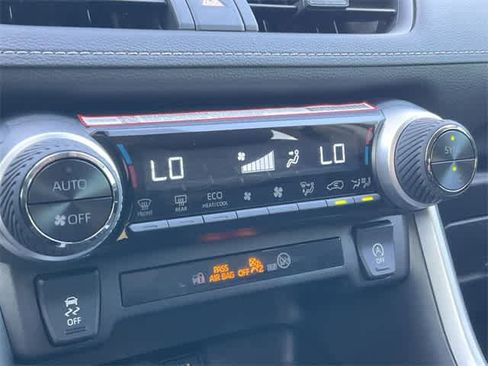 Used 2025 Toyota RAV4 XLE image 24