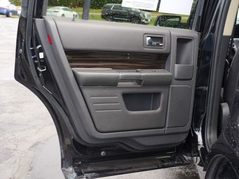 Used 2019 Ford Flex SEL image 19