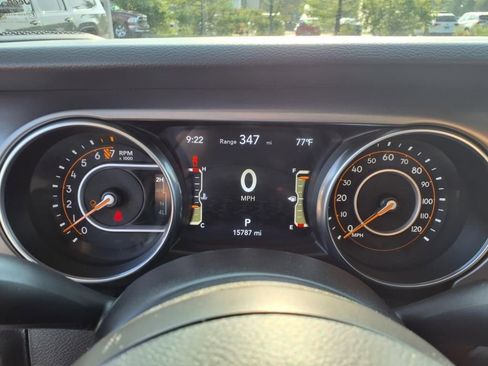 Certified 2023 Jeep Gladiator Sport image 12