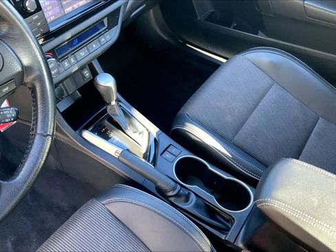 Used 2016 Toyota Corolla S image 15