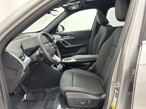 Used 2023 BMW X1 xDrive28i w/ Premium Package AWD/4WD image 25