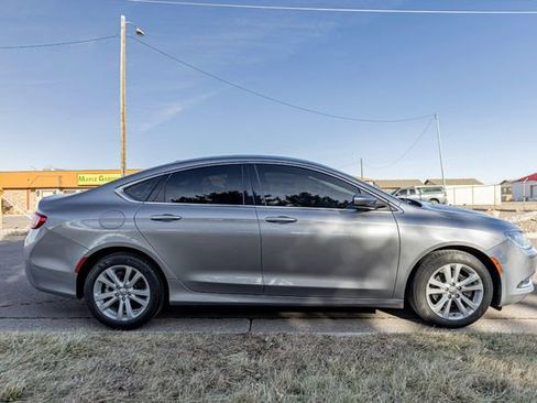 Used 2015 Chrysler 200 Limited w/ Convenience Group image 4
