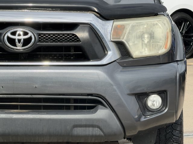 Used 2012 Toyota Tacoma 4x4 Double Cab w/ TRD Off-Road Pkg image 4