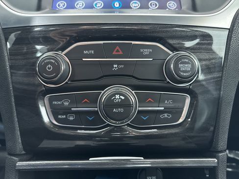 Used 2017 Chrysler 300 Limited w/ Value Package AWD/4WD image 23