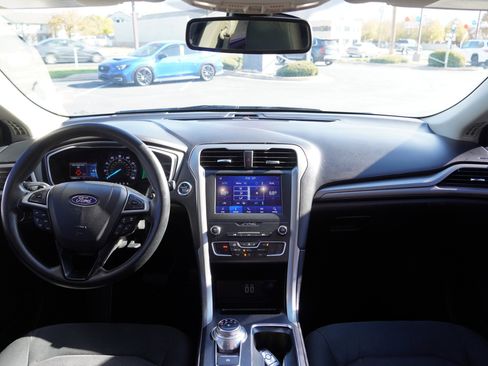 Used 2019 Ford Fusion SE image 29