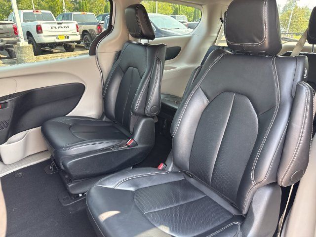 Used 2024 Chrysler Pacifica Limited FWD image 20