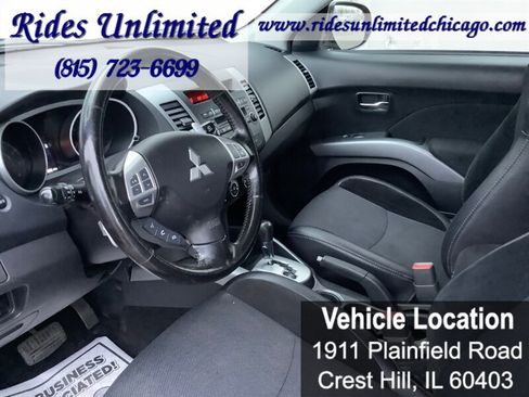 Used 2011 Mitsubishi Outlander SE image 16