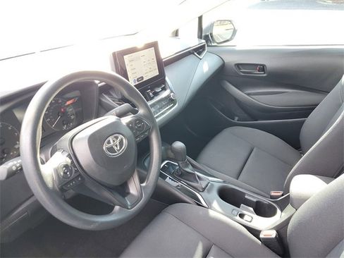 Used 2025 Toyota Corolla LE image 18