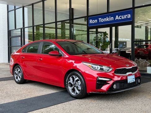 Used 2019 Kia Forte LXS FWD image 2