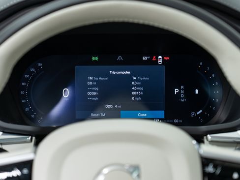 New 2026 Volvo XC60 B5 Ultra w/ Protection Package Premier image 18