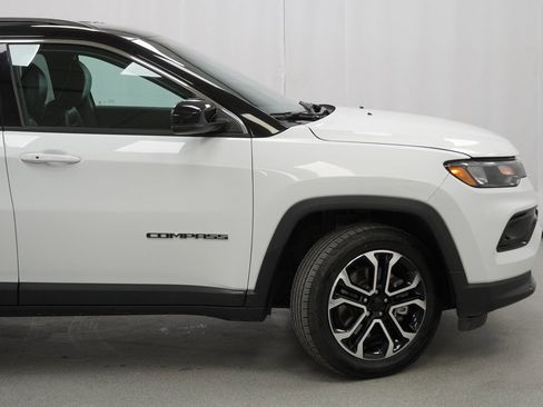Certified 2023 Jeep Compass Limited image 13