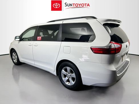 Used 2016 Toyota Sienna LE image 6
